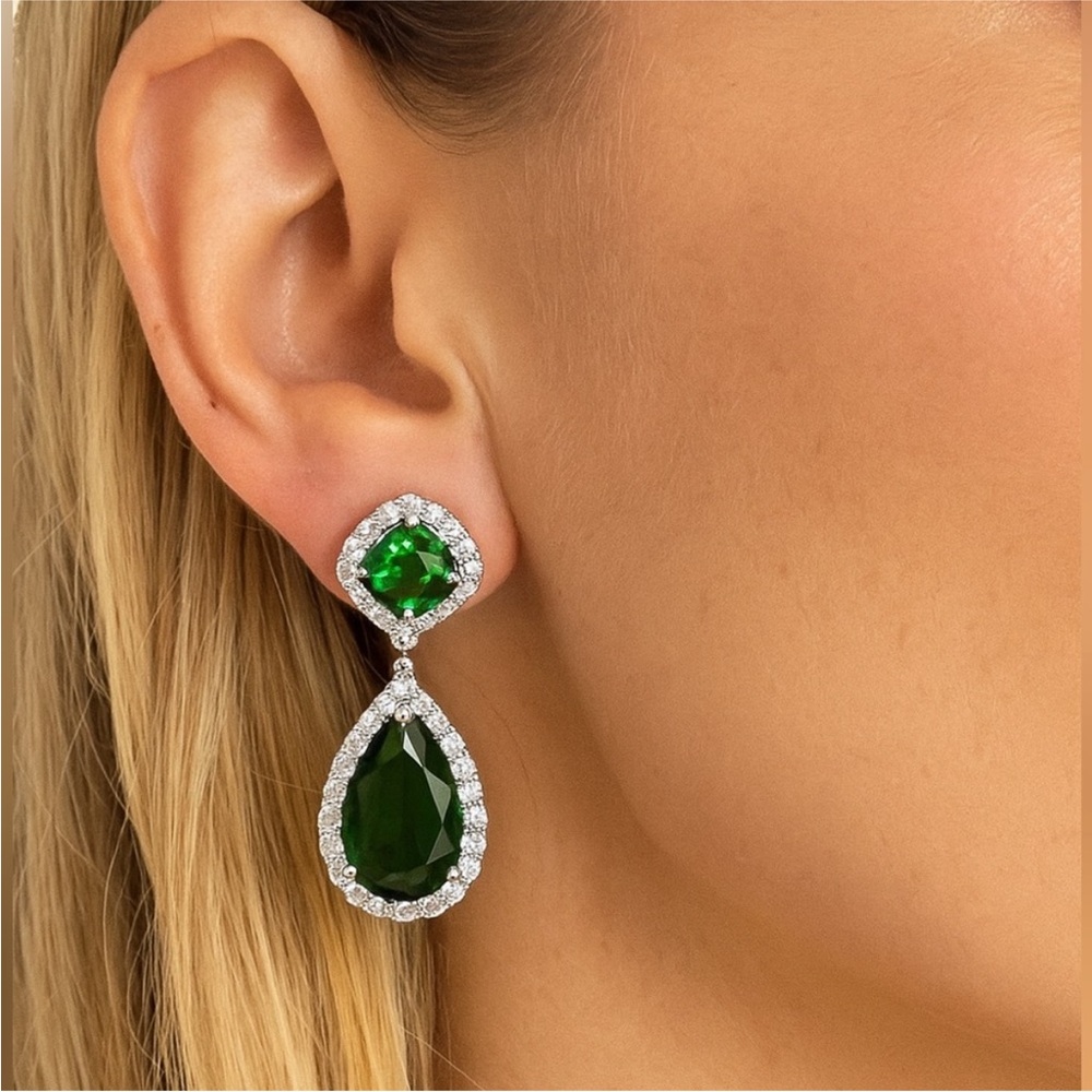 Emerald Green and Silver Teardrop Earrings